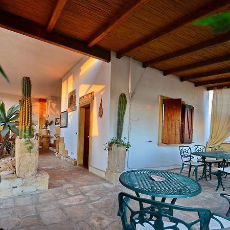 Felline In Bed&Breakfast Dimora Di Charme El Salento Luaran gambar