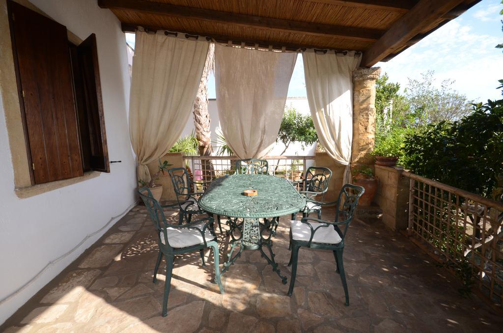 Felline In Bed&Breakfast Dimora Di Charme El Salento Luaran gambar