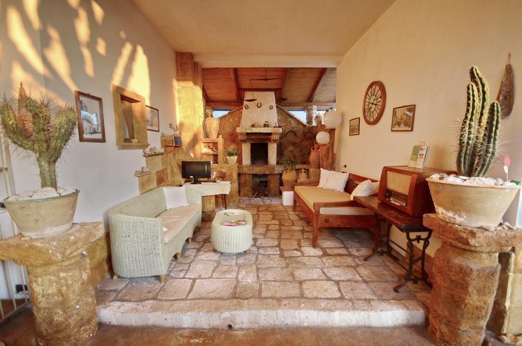 Felline In Bed&Breakfast Dimora Di Charme El Salento Luaran gambar